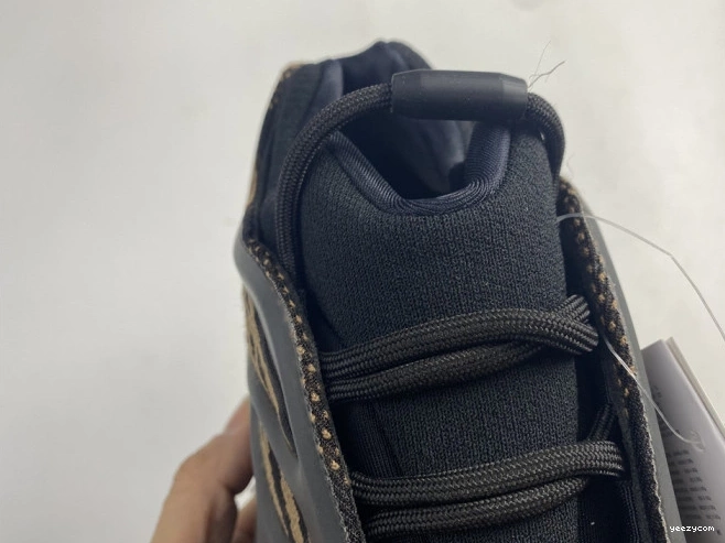 GY0189 V3 YEEZY 700 ADIDAS 0923